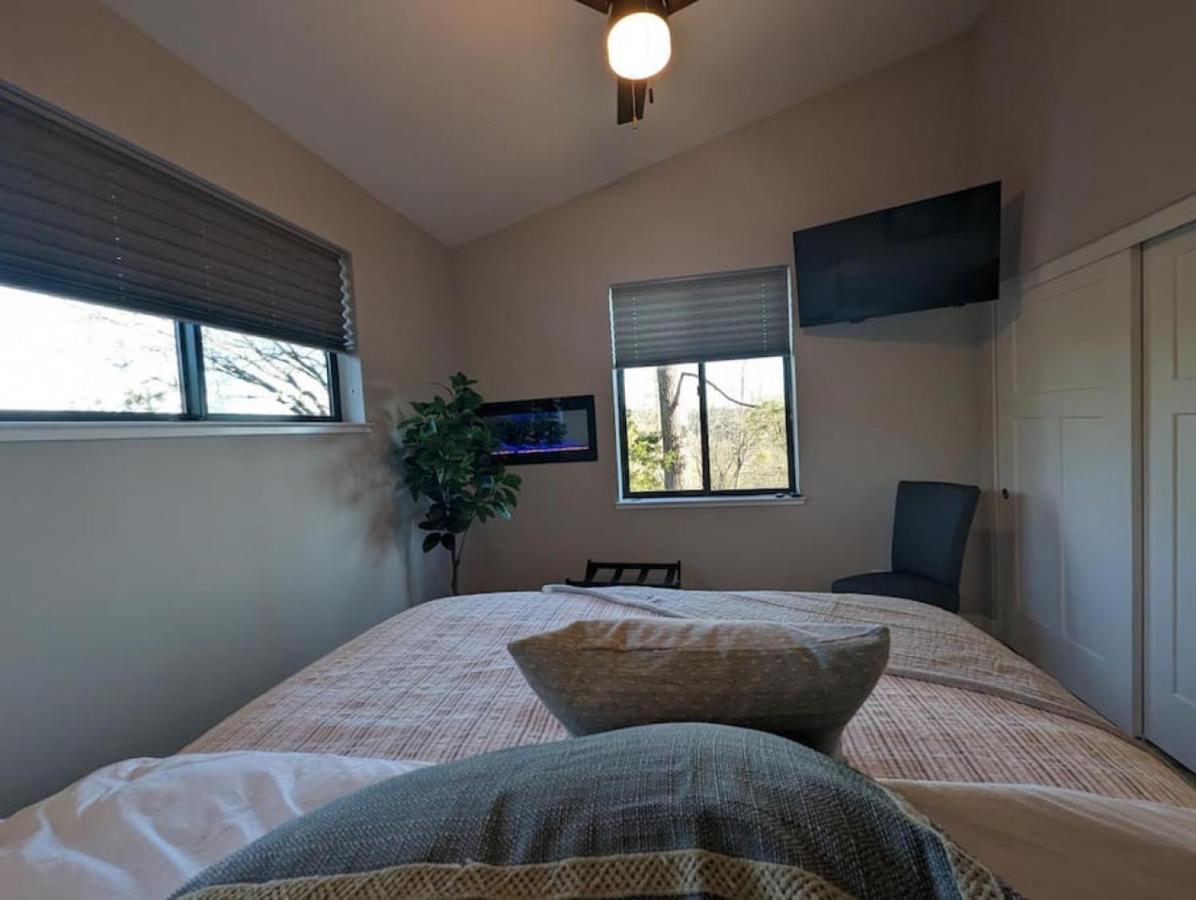 New Modern Home-Valley View-Central Camino Экстерьер фото