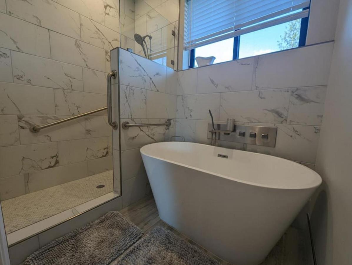New Modern Home-Valley View-Central Camino Экстерьер фото